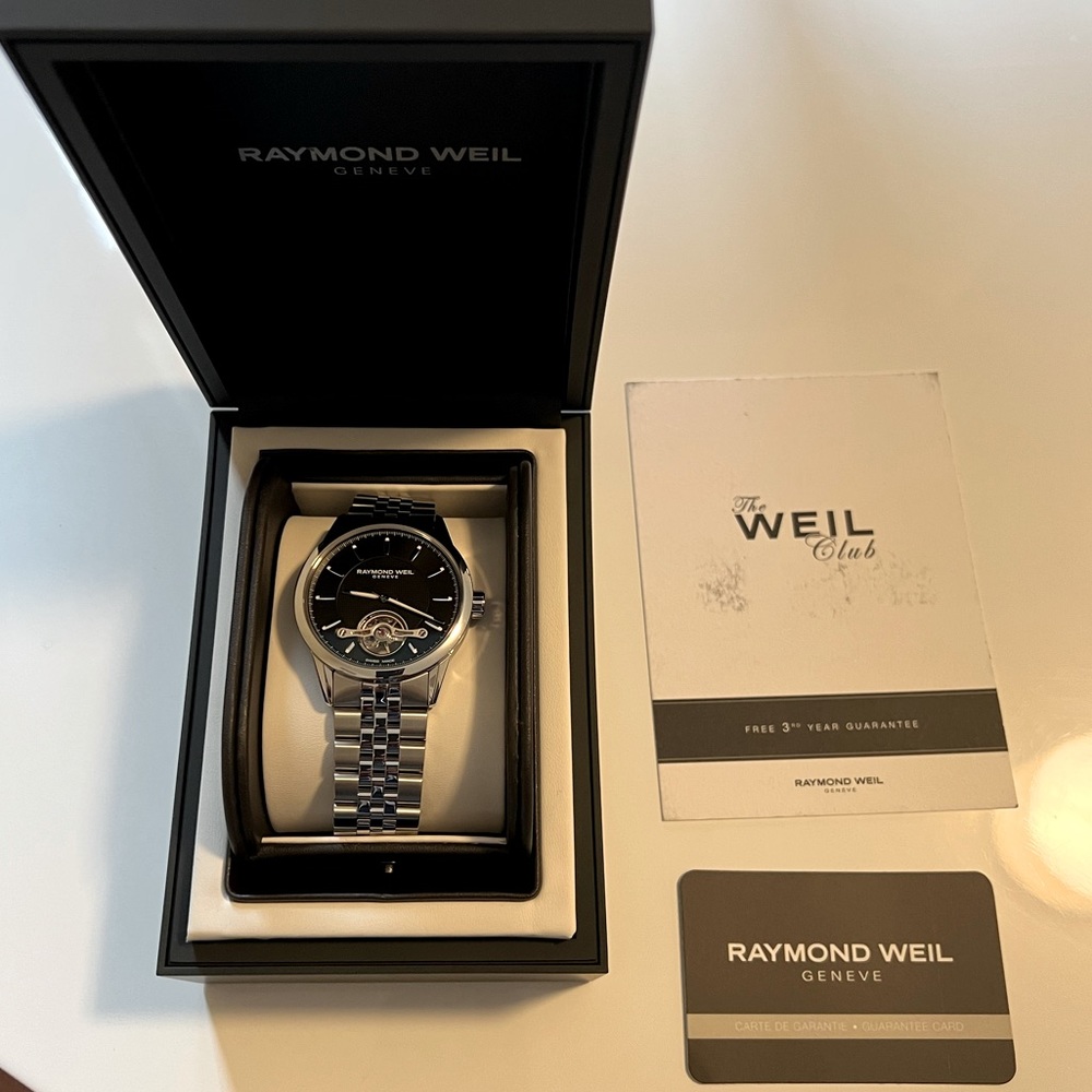 Brand new Raymond Weil Sapphire Crystal Automatic Mens Watch made in Switzerland
